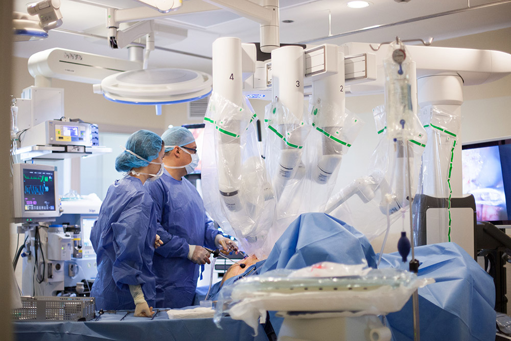 Академия им сеченова операция на простате роботизированная цена. Простатэктомия роботом «да винчи». Пушкарь робот да винчи. Операция по удалению простаты роботом. Операция по удалению простаты роботом.