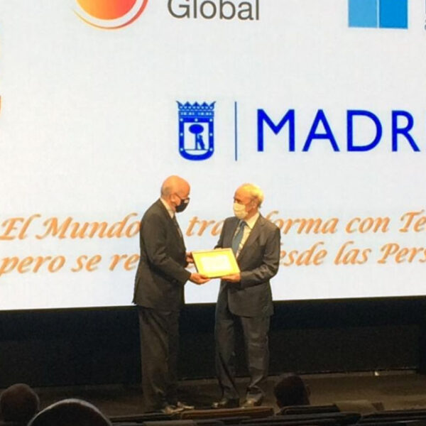 Premio Ecofin Clinica CEMTRO