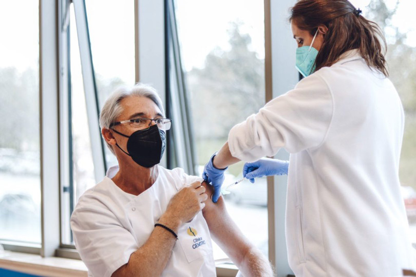 vacunacion sanitarios cemtro