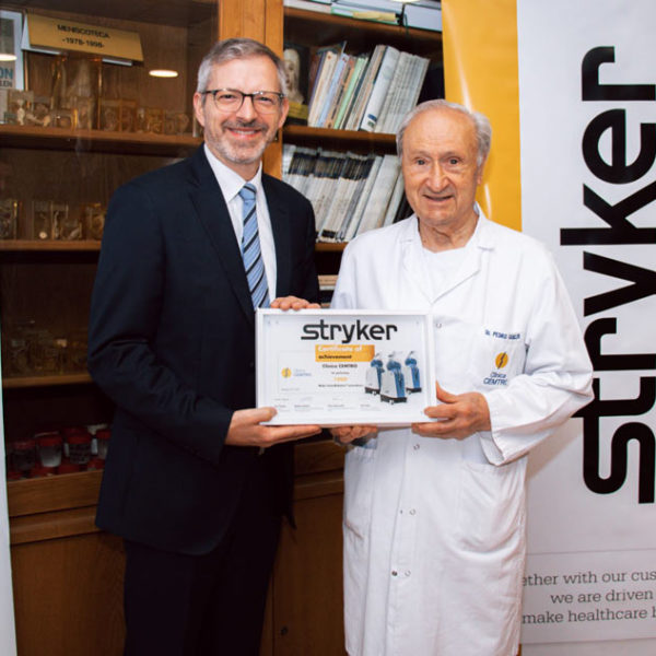 reconocimiento stryker a clinica cemtro