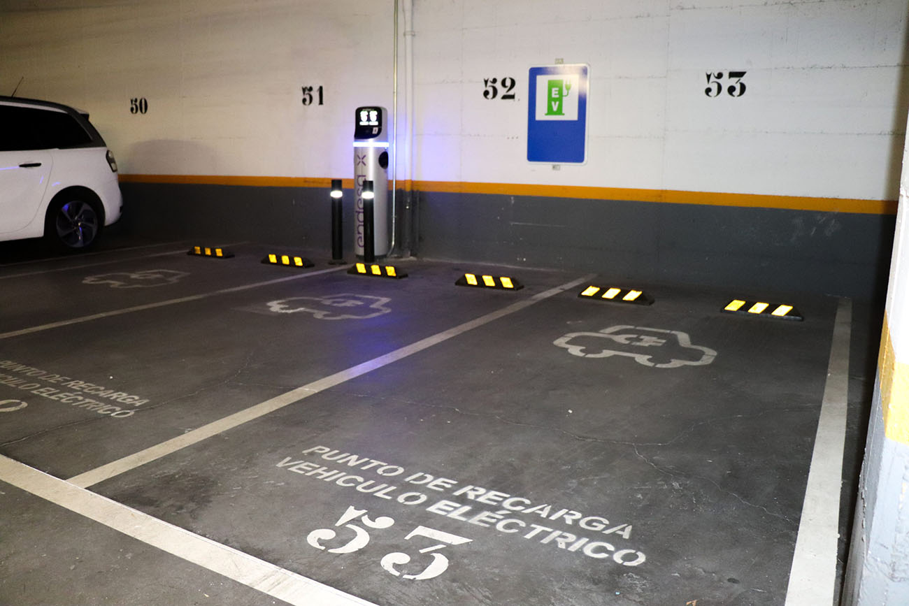 punto recarga vehiculo electrico cemtro